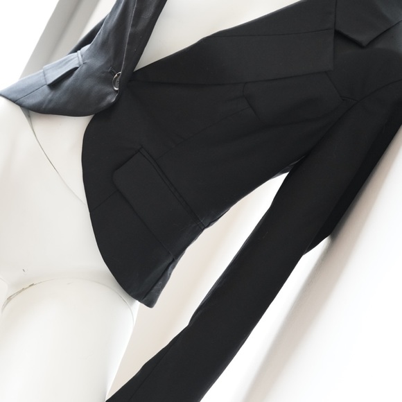 KENNA T Contemporary Cropped Blazer, Black, Size: Small * - Picture 6 of 7